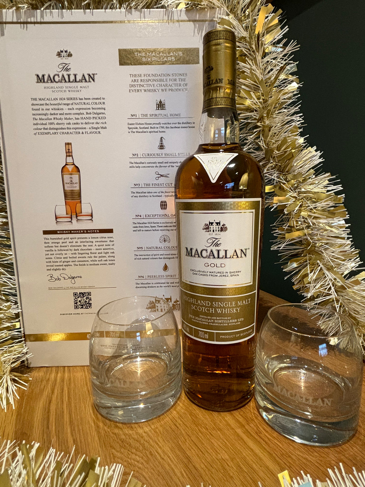 Macallan 1824 Gold whisky Gift Set and 2 Glasses in Presentation Box